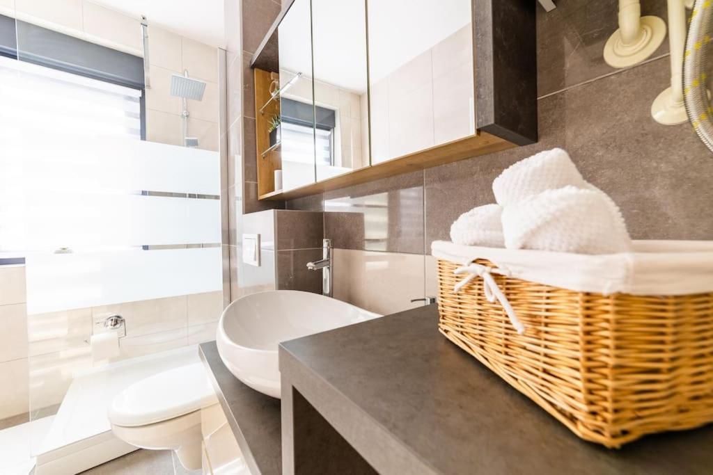 Apartman Lux Self Check-In Virovitica Buitenkant foto