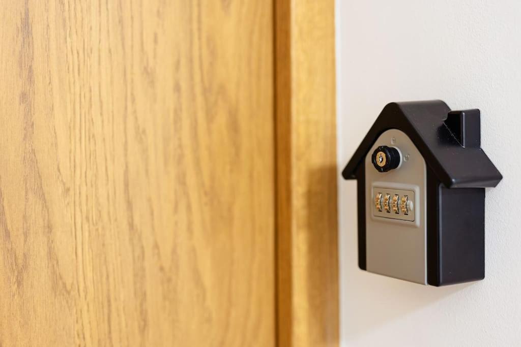 Apartman Lux Self Check-In Virovitica Buitenkant foto