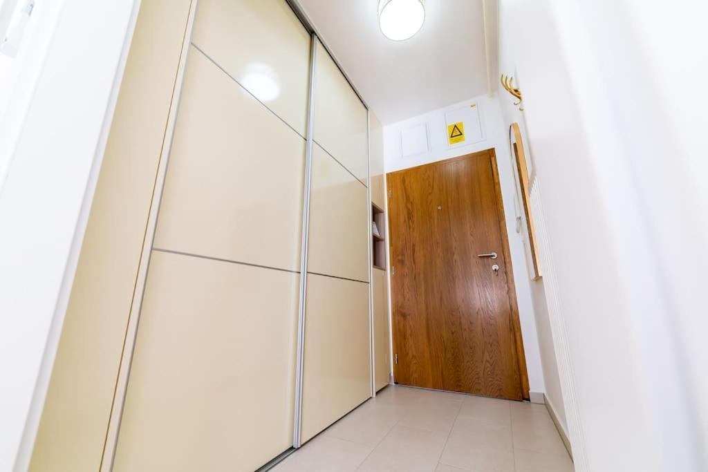 Apartman Lux Self Check-In Virovitica Buitenkant foto
