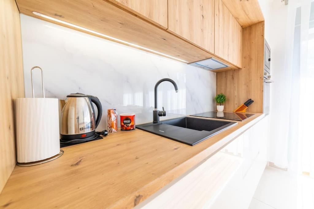 Apartman Lux Self Check-In Virovitica Buitenkant foto