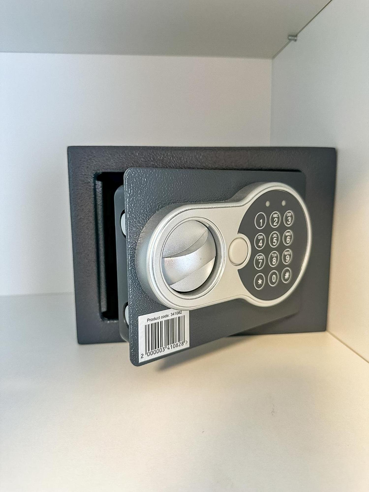 Apartman Lux Self Check-In Virovitica Buitenkant foto